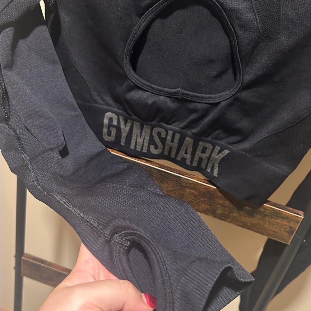 Gymshark Black Long-Sleeve Cropped Gym Top